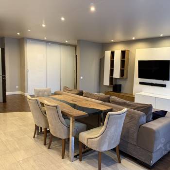 Продается 1-комнатная квартира, 77,7 м²