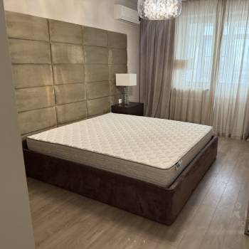 Продается 1-комнатная квартира, 77,7 м²