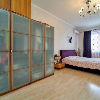 Продается Многокомнатная квартира, 160 м²
