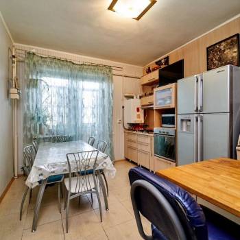 Продается Многокомнатная квартира, 160 м²