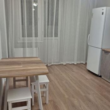 Сдается 1-комнатная квартира, 42 м²