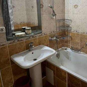 Сдается 1-комнатная квартира, 54 м²
