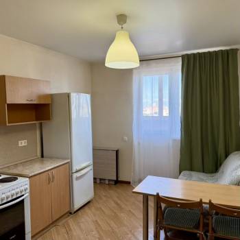 Продается 1-комнатная квартира, 43 м²