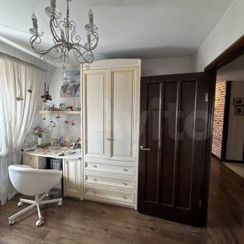 Продается Многокомнатная квартира, 82 м²