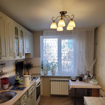 Продается Многокомнатная квартира, 77,2 м²