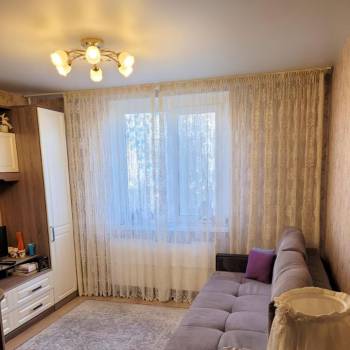 Продается Многокомнатная квартира, 77,2 м²