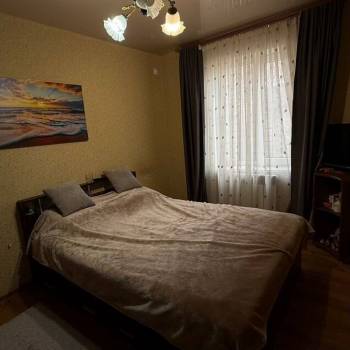 Продается Дом, 180 м²