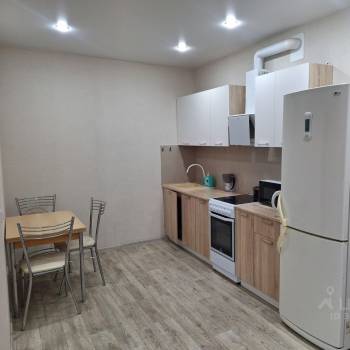 Сдается 1-комнатная квартира, 49 м²