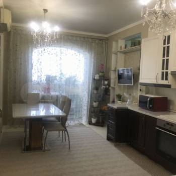 Продается 2-х комнатная квартира, 101 м²