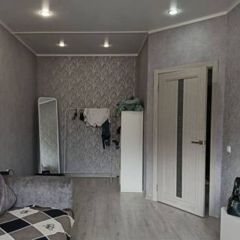 Продается 1-комнатная квартира, 38 м²