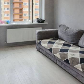 Продается 1-комнатная квартира, 38 м²