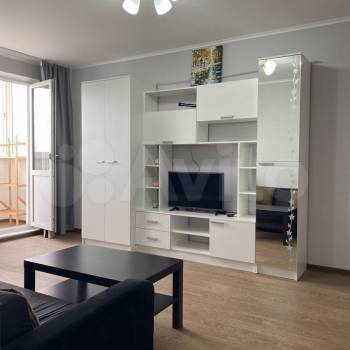 Сдается 1-комнатная квартира, 40 м²