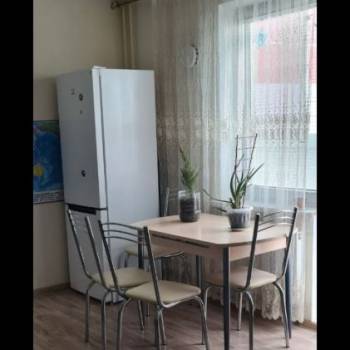 Продается 1-комнатная квартира, 65 м²