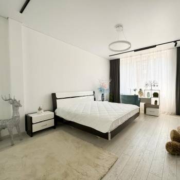 Продается 3-х комнатная квартира, 130 м²