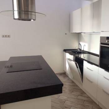 Продается 2-х комнатная квартира, 80 м²