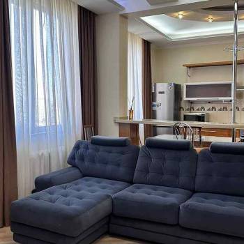 Сдается 2-х комнатная квартира, 90 м²