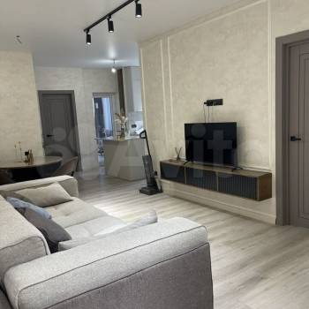 Продается Многокомнатная квартира, 82 м²