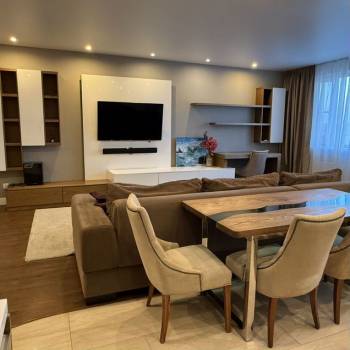 Продается 2-х комнатная квартира, 77,7 м²