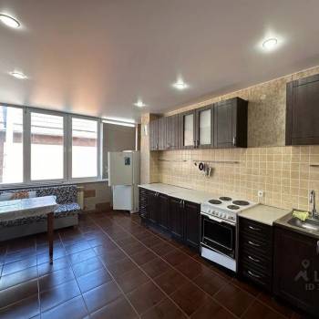Продается 1-комнатная квартира, 40 м²