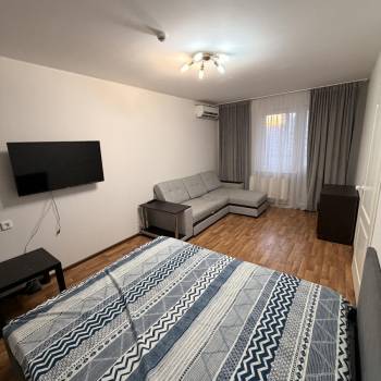 Продается 1-комнатная квартира, 37 м²