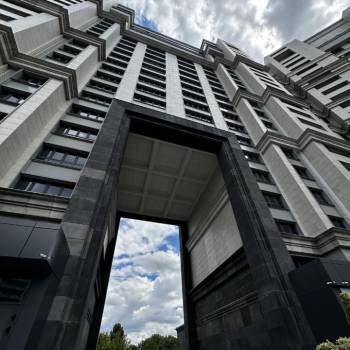 Продается 1-комнатная квартира, 43 м²