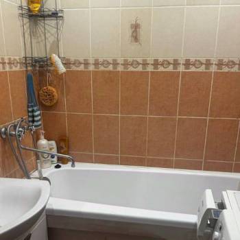 Продается Многокомнатная квартира, 76,8 м²