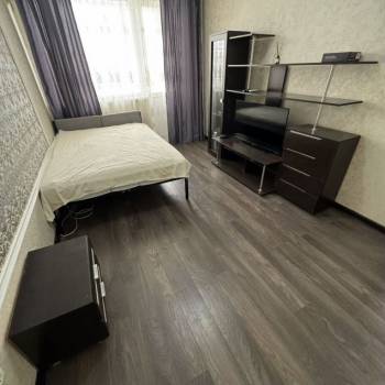 Продается 1-комнатная квартира, 37,5 м²