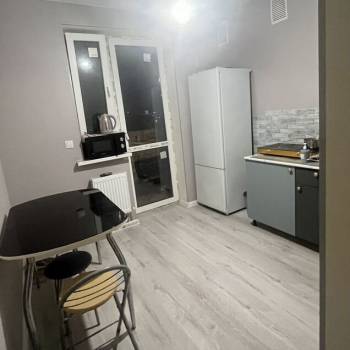 Сдается 1-комнатная квартира, 42 м²