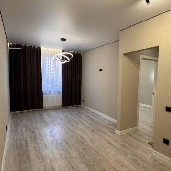 Продается 1-комнатная квартира, 35 м²