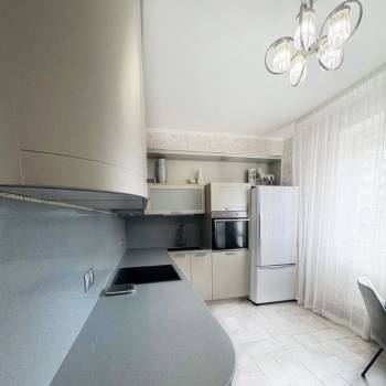 Продается 1-комнатная квартира, 47 м²