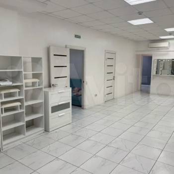 Продается Нежилое помещение, 82 м²