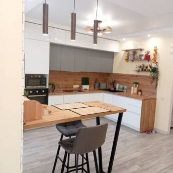 Продается 2-х комнатная квартира, 77 м²