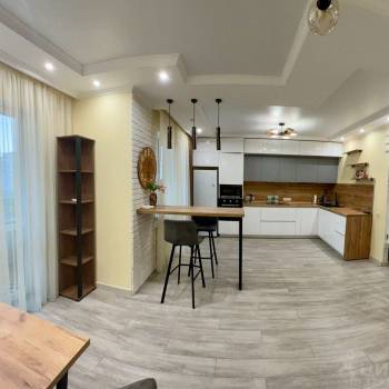 Продается 2-х комнатная квартира, 76 м²
