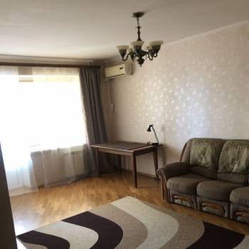 Сдается 2-х комнатная квартира, 75 м²