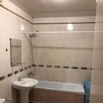 Сдается 2-х комнатная квартира, 75 м²