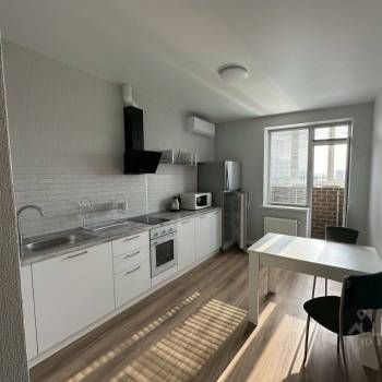 Продается 1-комнатная квартира, 38 м²