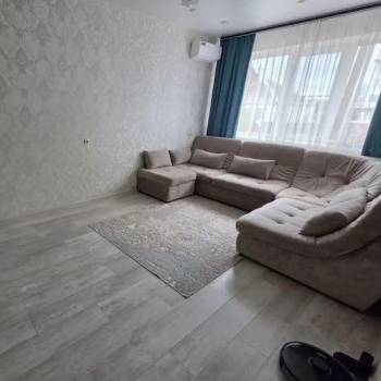 Продается 1-комнатная квартира, 37 м²