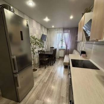 Сдается 1-комнатная квартира, 42 м²