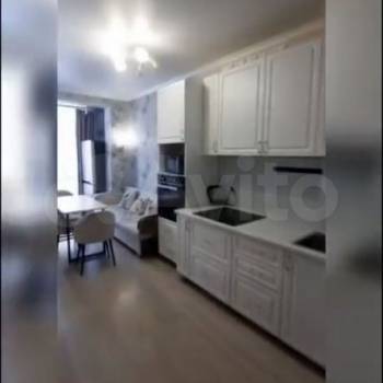 Сдается 1-комнатная квартира, 42 м²