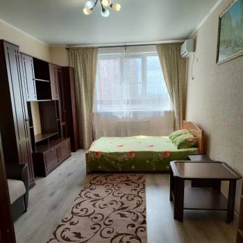 Сдается 1-комнатная квартира, 52 м²