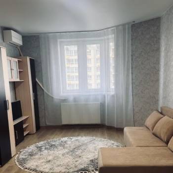 Сдается 1-комнатная квартира, 40 м²