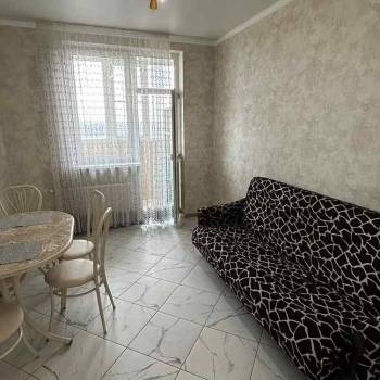 Сдается 1-комнатная квартира, 39 м²