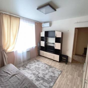 Продается 1-комнатная квартира, 39 м²