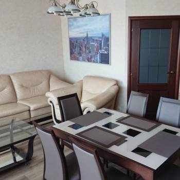 Продается 1-комнатная квартира, 50 м²