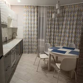 Сдается 2-х комнатная квартира, 60 м²