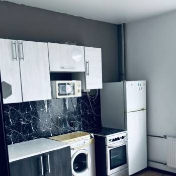 Продается 1-комнатная квартира, 37 м²