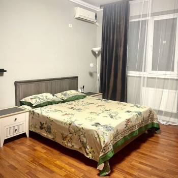 Сдается 1-комнатная квартира, 54 м²