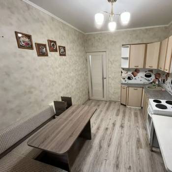 Продается 1-комнатная квартира, 39 м²