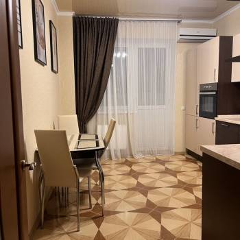 Сдается 1-комнатная квартира, 50 м²
