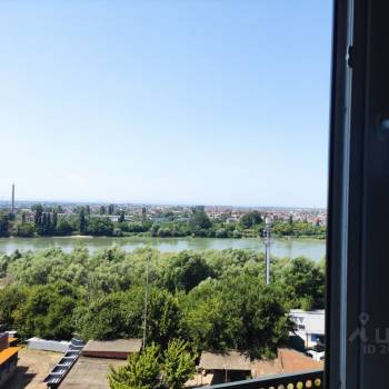 Продается 1-комнатная квартира, 47 м²